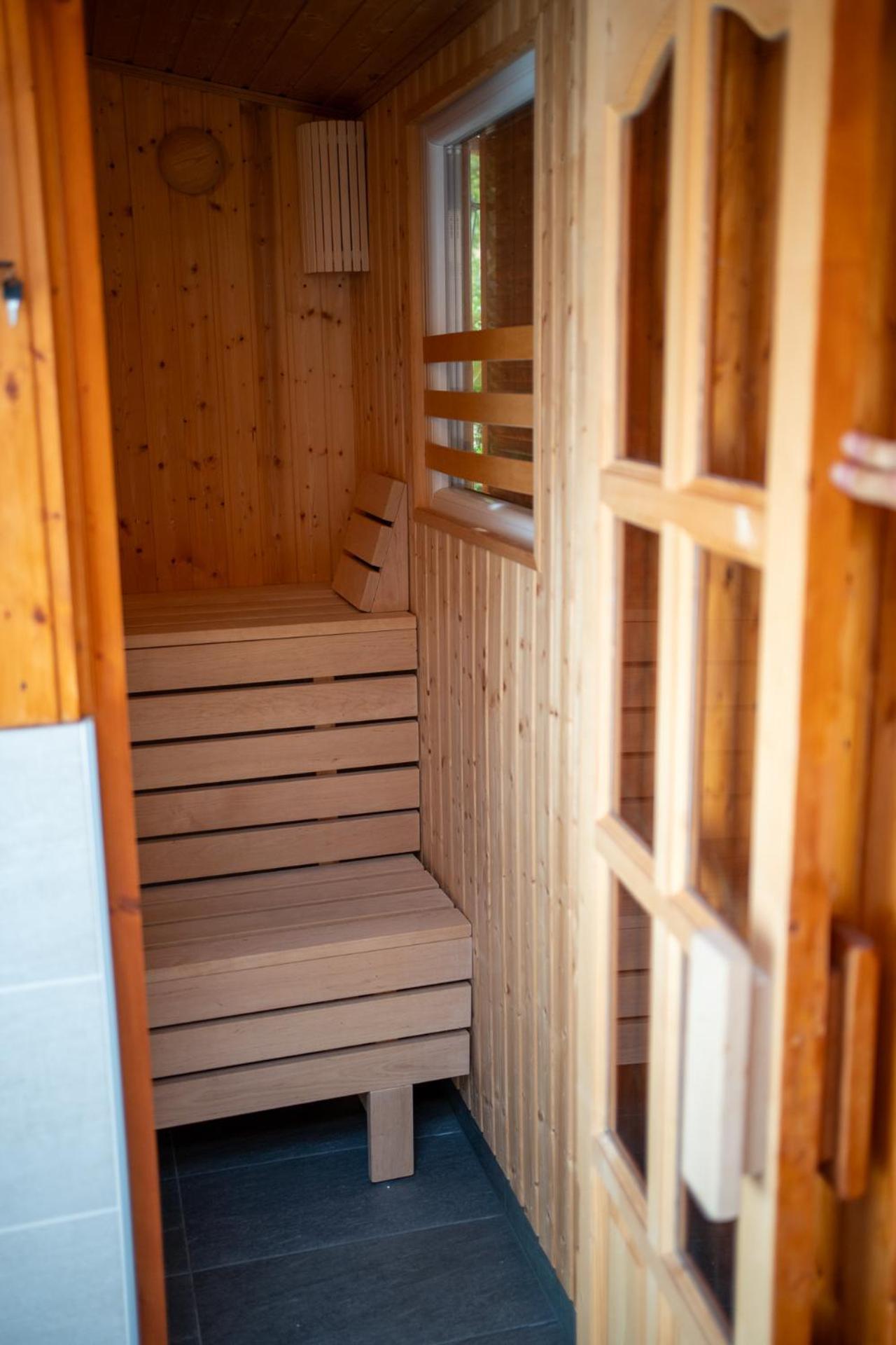 Holiday Apartmanhaz ยูลา ภายนอก รูปภาพ