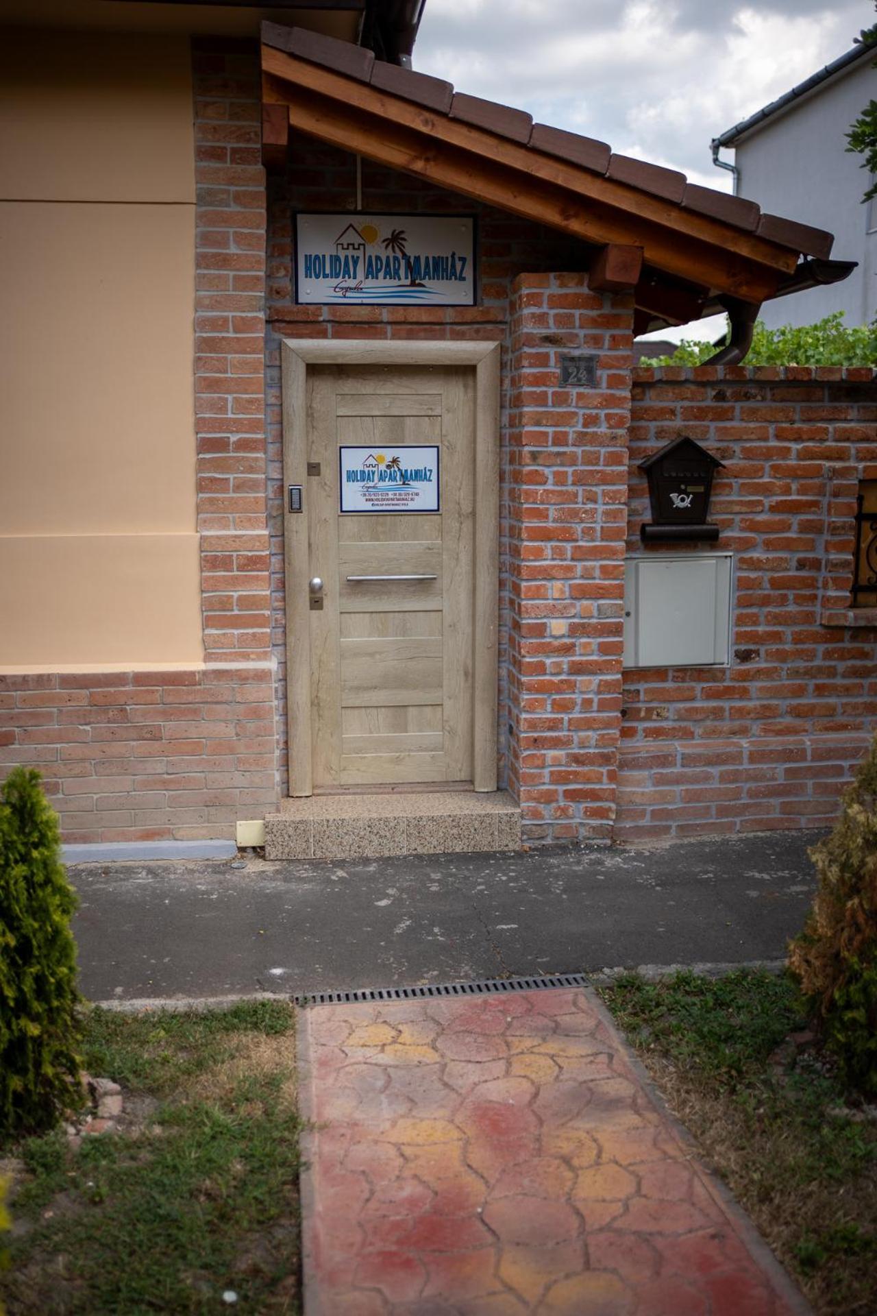 Holiday Apartmanhaz ยูลา ภายนอก รูปภาพ
