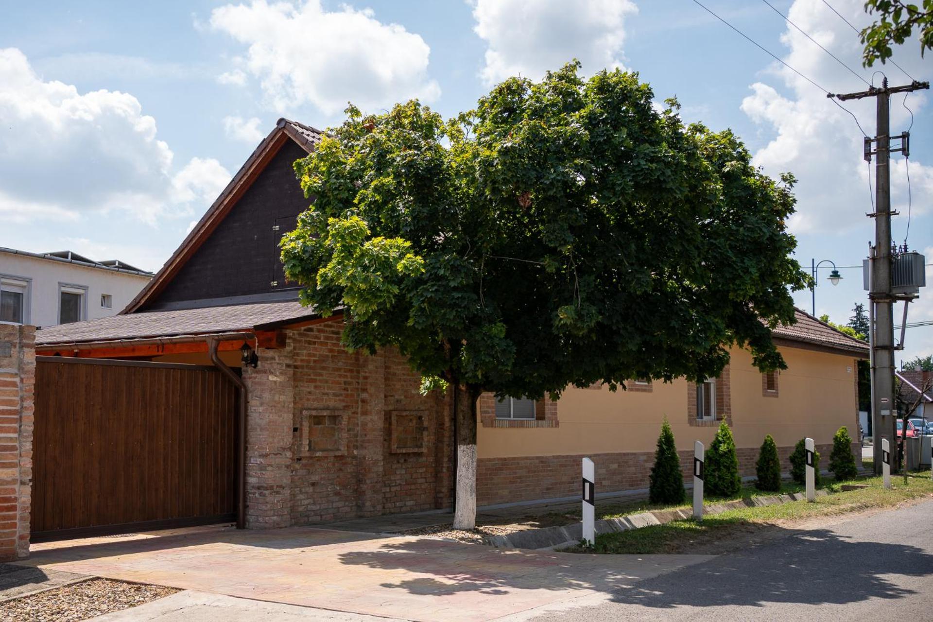 Holiday Apartmanhaz ยูลา ภายนอก รูปภาพ