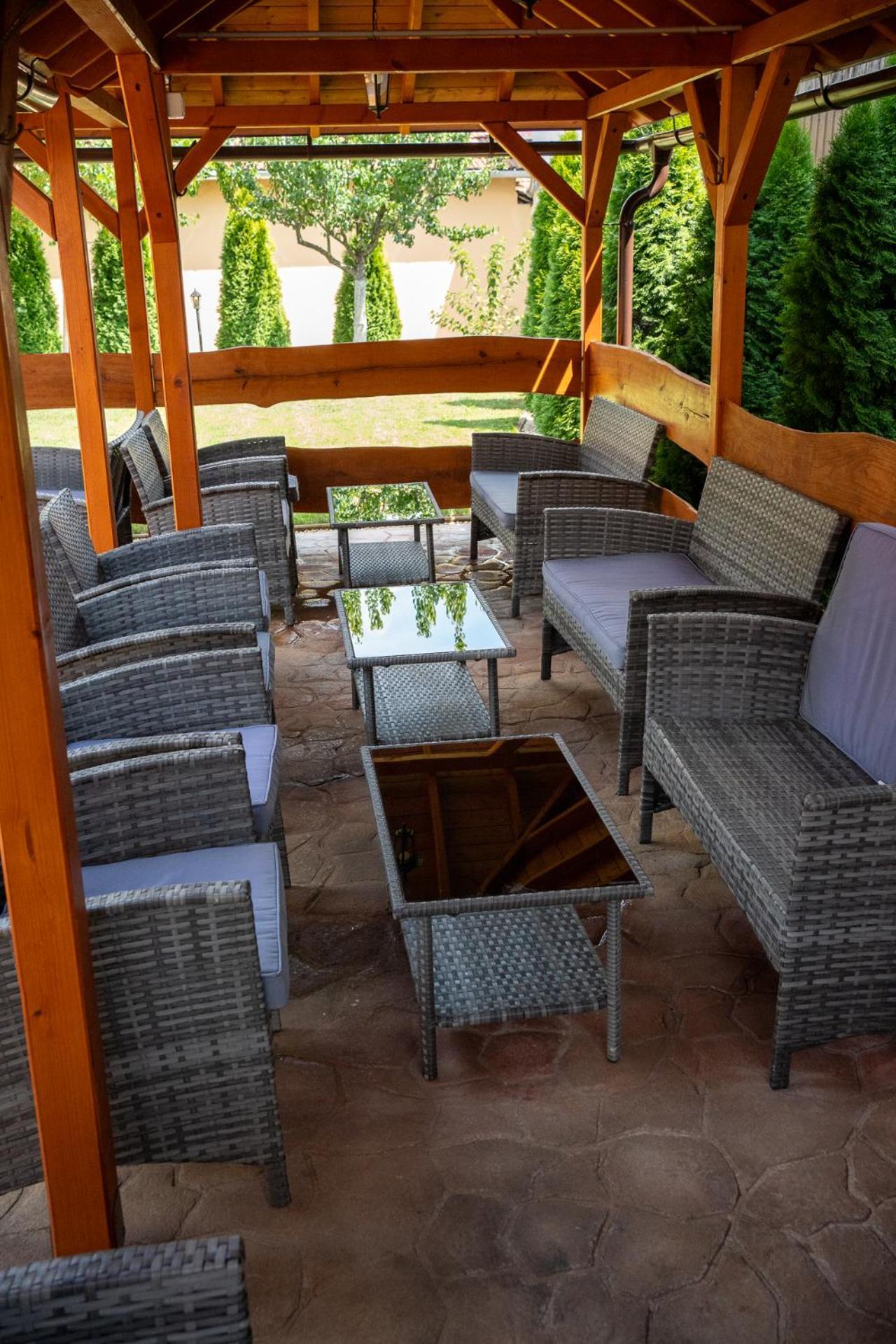 Holiday Apartmanhaz ยูลา ภายนอก รูปภาพ